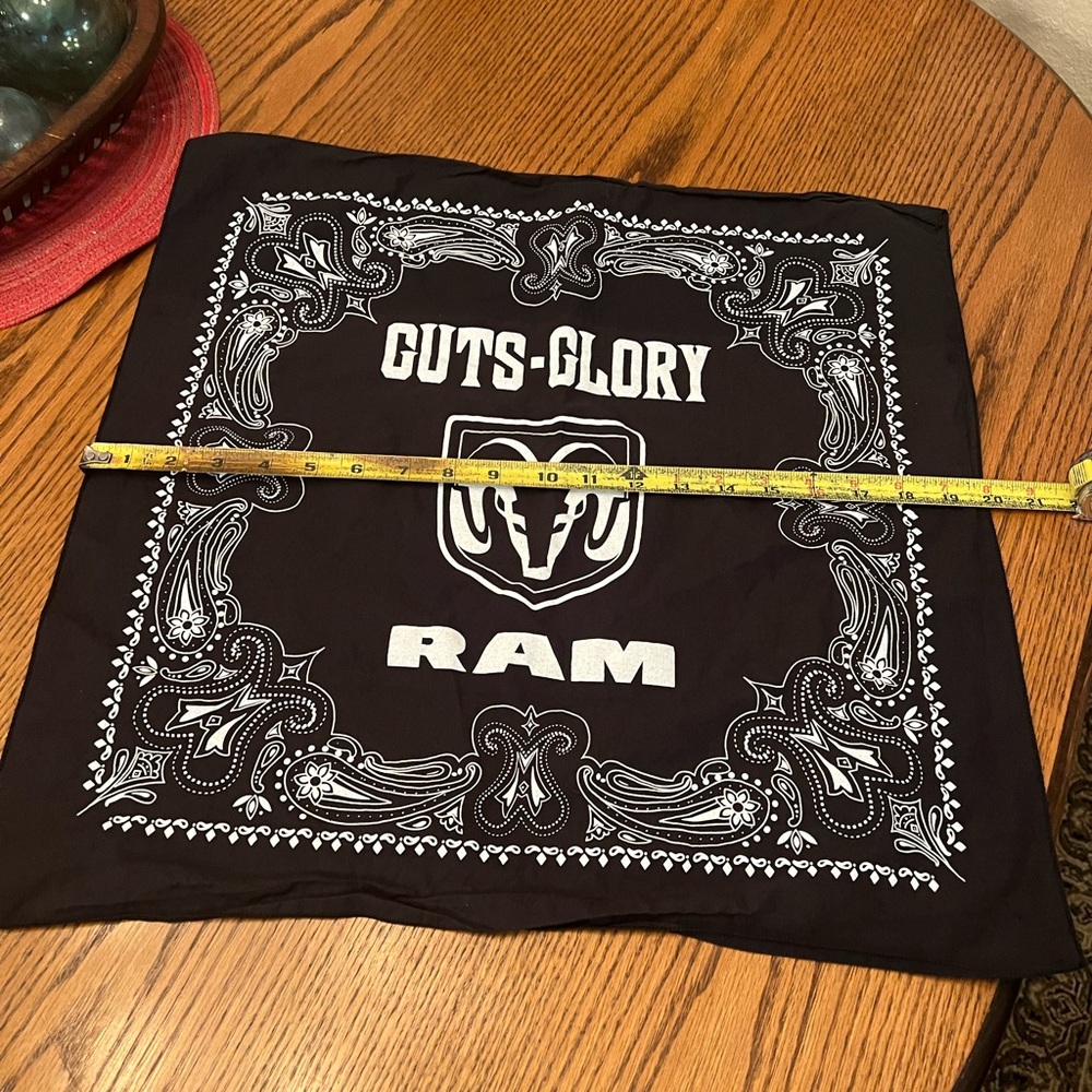 Nwot RAM BANDANA . 20x 20